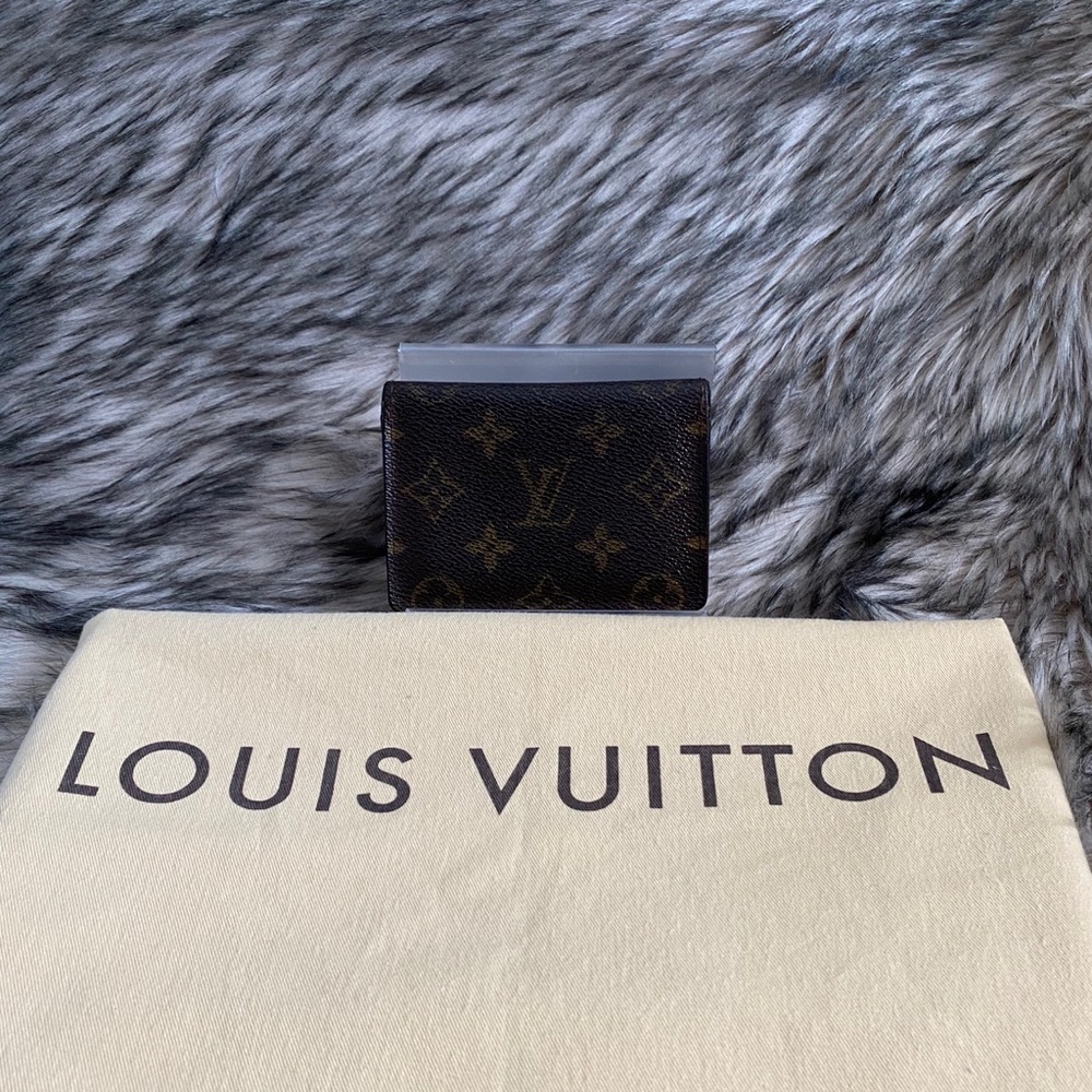 LV card wallet